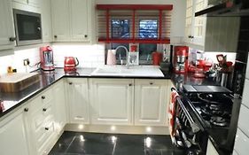 Well Presented 2 Bedroom House Village Holiday Let
