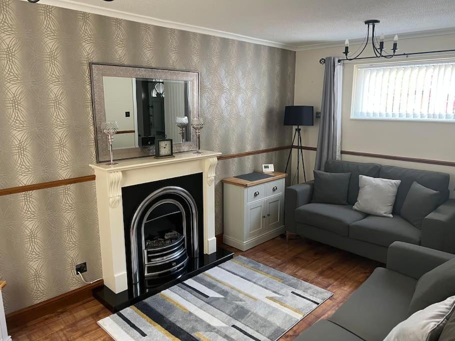 Well Presented 2 Bedroom House Village Holiday Let Strensall Exterior photo